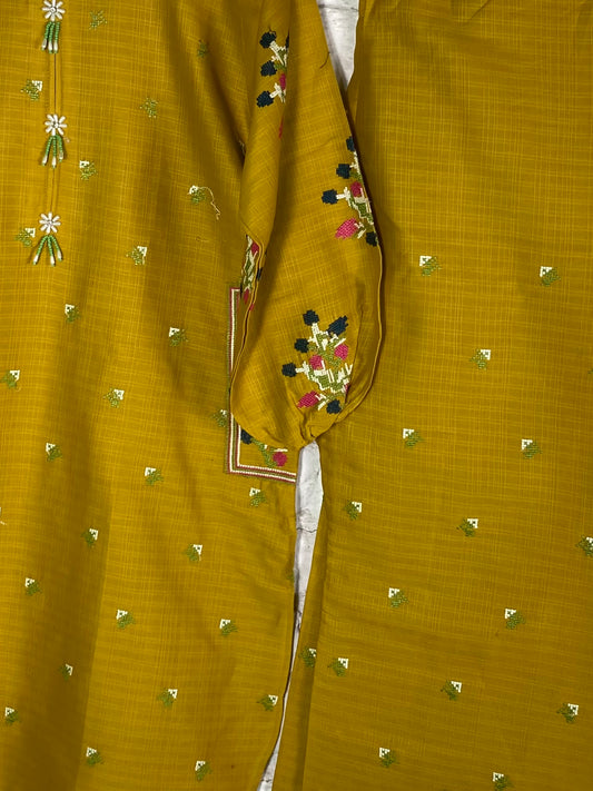 Mustard Two-Piece Shalwar Kameez for Ladies – With Side Pockets & Elegant Design