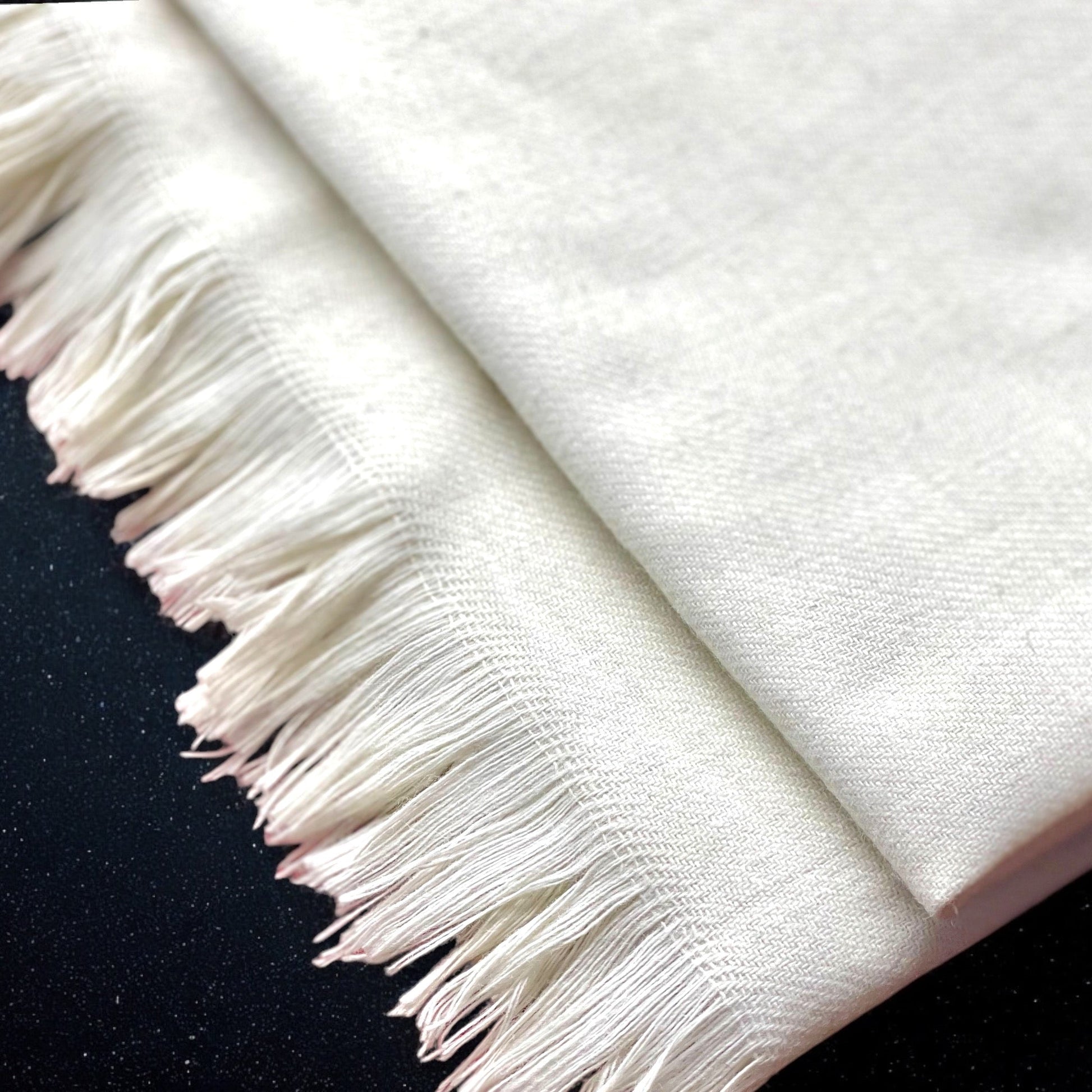 Premium White Bannu woollen shawl